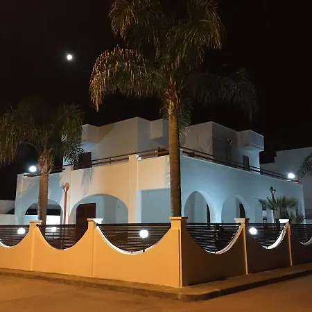 فندق مبيت وإفطار Giorni Salentini توري لابيلو